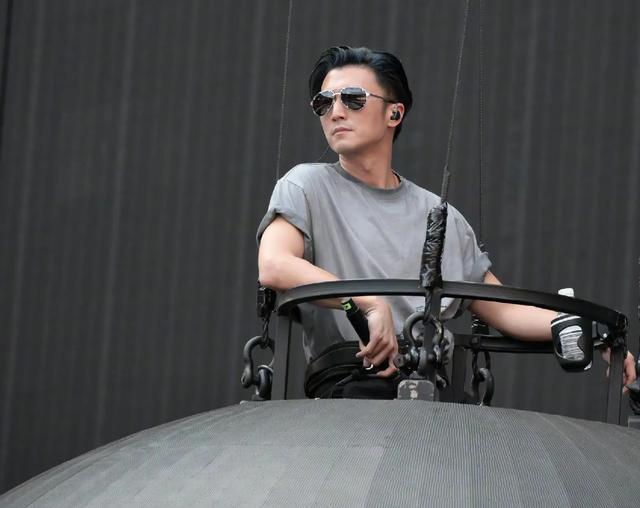 谢霆锋, 各点位加配 谢霆锋, 各点位加配