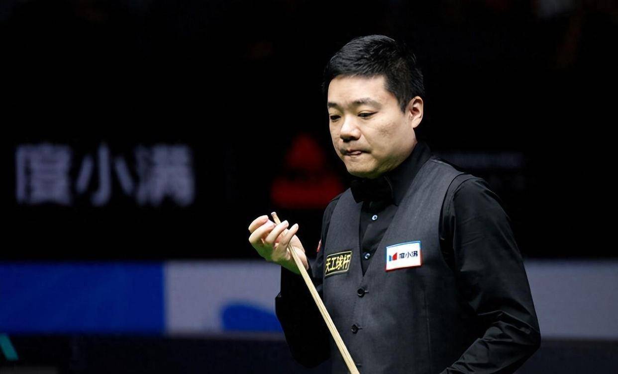 中的表现同, 双方比分交, 咖啡球做斯